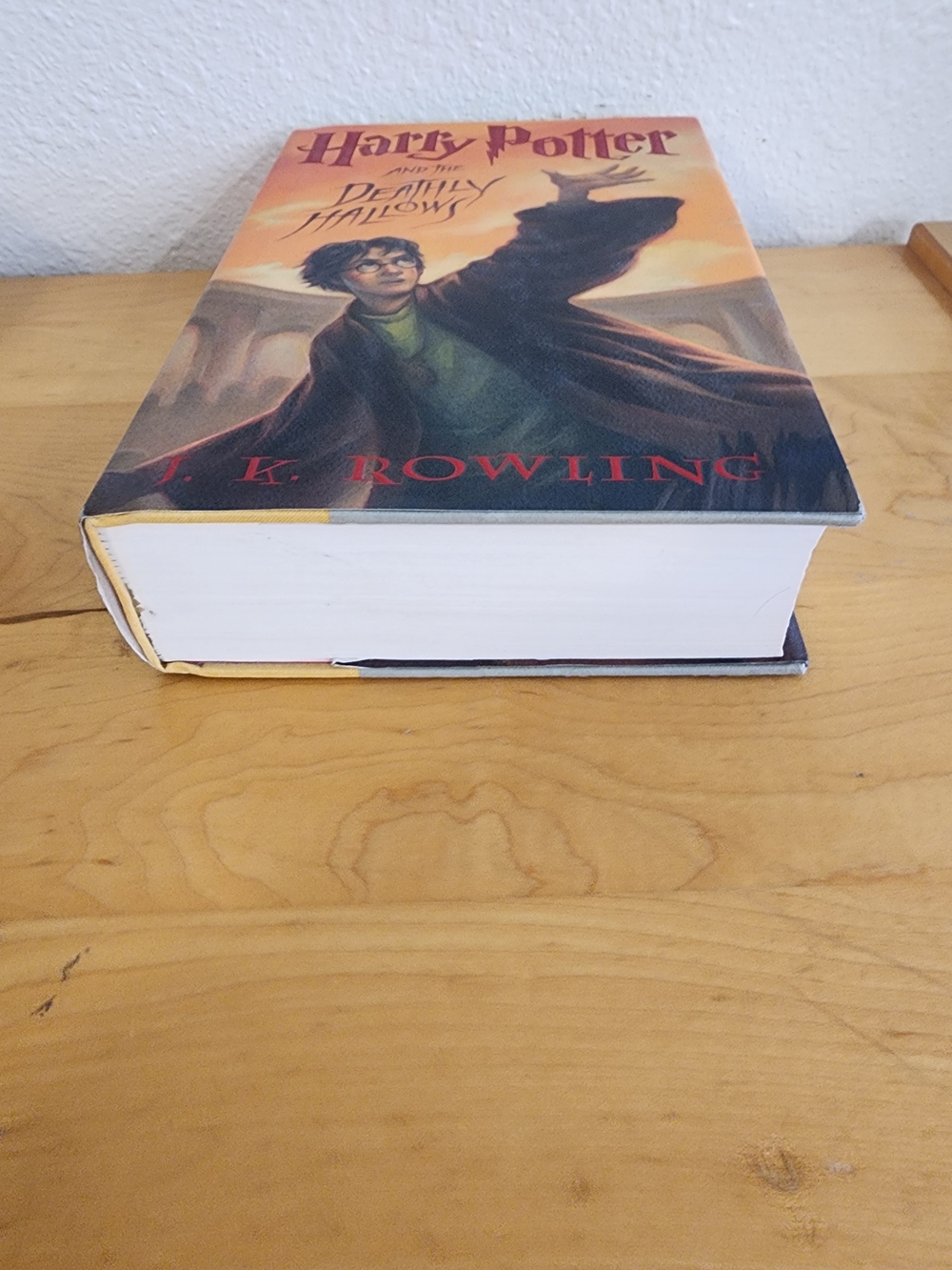 Harry Potter and the Deathly Hallows book hardcover - Picture 6 of 6